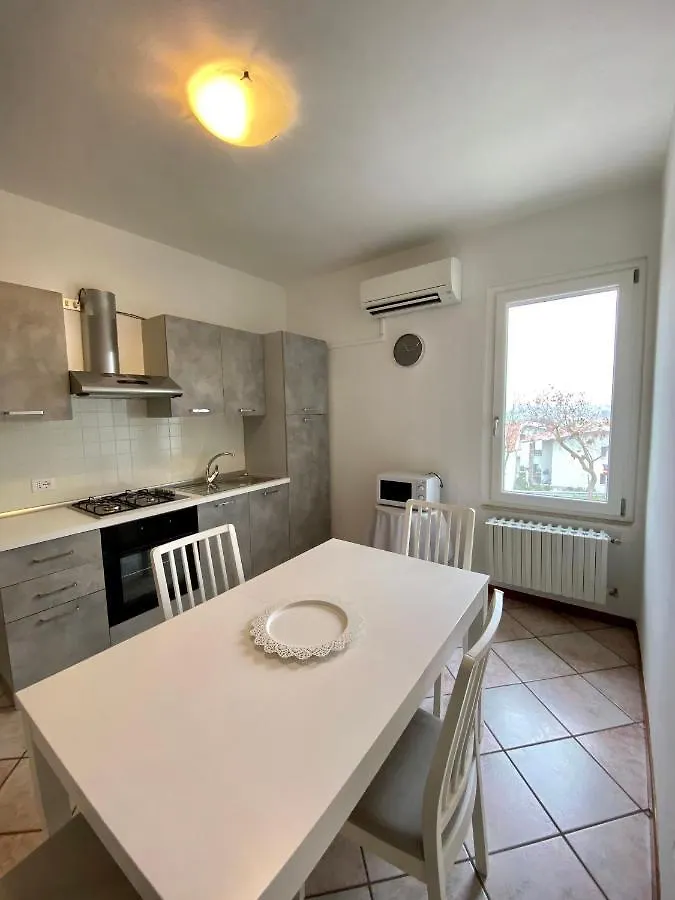 Residence La Lucciola Lonato 0*,