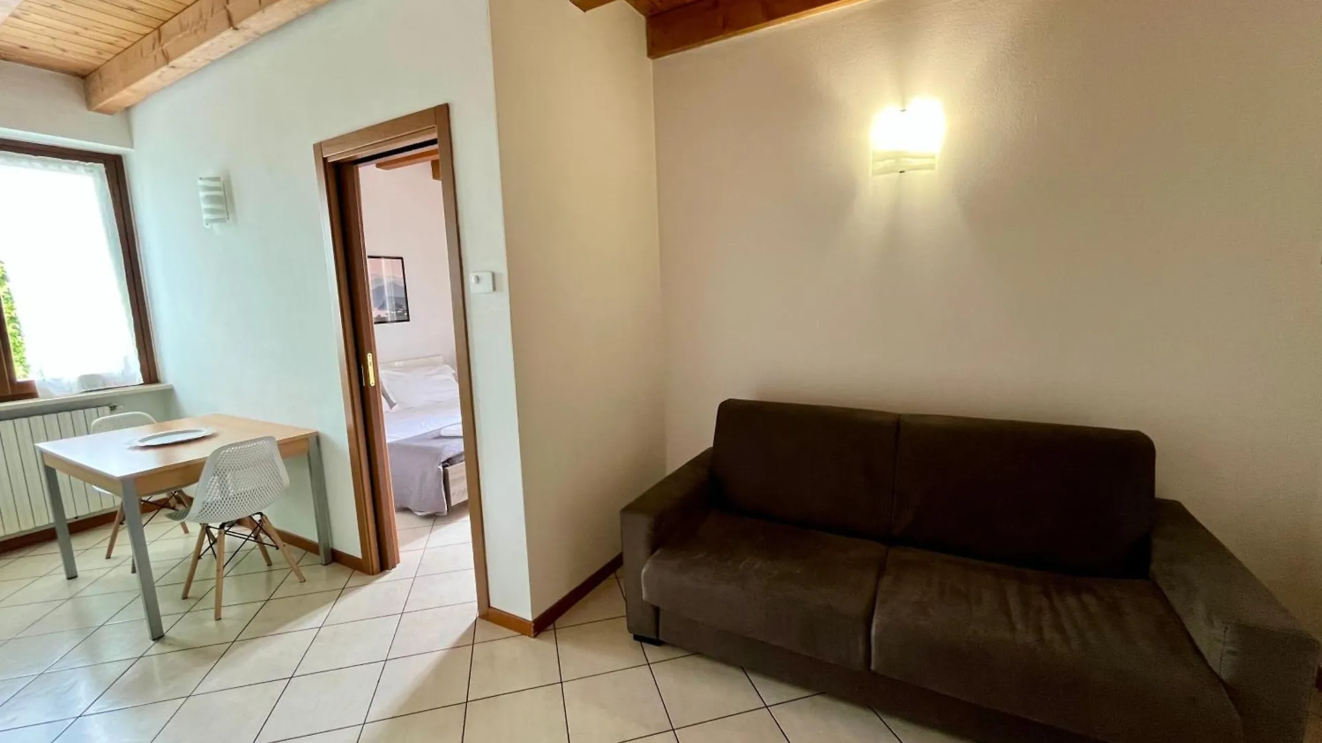 Residence La Lucciola Lonato 0*,  İtalya